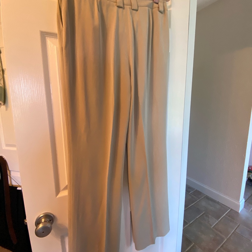 Chic St John Collection taupe slacks